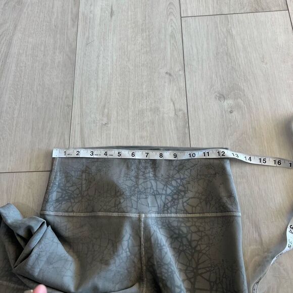 Lululemon women’s leggings size 6 - Picture 5 of 10